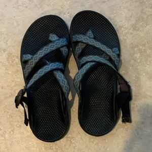 Women’s Chacos Size 9